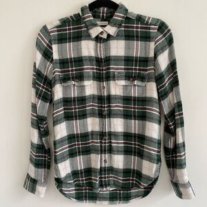 American Eagle Green Plaid Flannel Button Down
